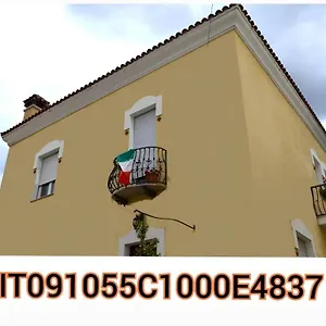 B&B Oliena Couette-café